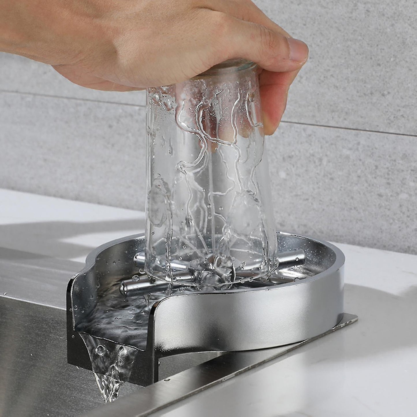 AquaShine™: The Ultimate High-Pressure Stainless Steel Glass Cleanser